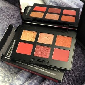 Bold Eyeshadow Palette - Red and Gold